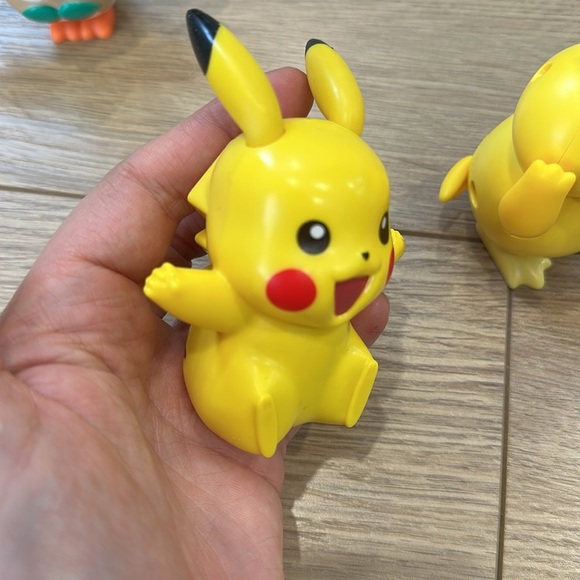 McDonalds Pokemon Pikachu, Rowlet, and Psyduck Toy Set of 3 2016-2017 - Picture 3 of 7